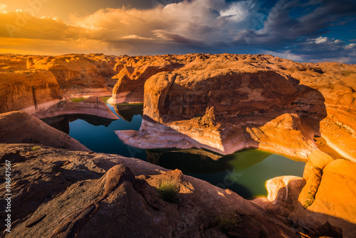 Fototapeta na szkło Odbicie Canyon Lake Powell Utah