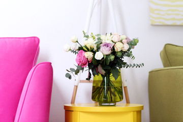 Sticker - Beautiful bouquet of colourful roses in glass vase