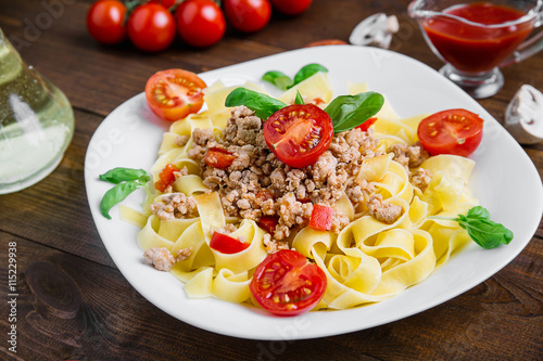 Fototapeta na szkło Świeży Włoski Makaron Fettuccine