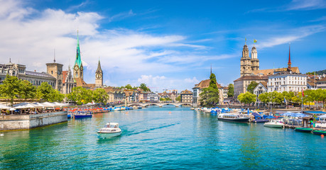 Fototapete - Zürich city center with river Limmat, Switzerland