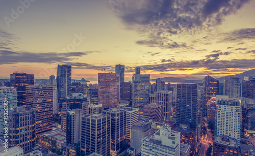 Fotomural Downtown Vancouver zur Abenddämmerung