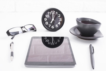 Aufkleber - Tablet, clock and coffee