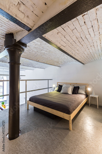 Mezzanine Bedroom In Industrial Style Idea Kaufen Sie