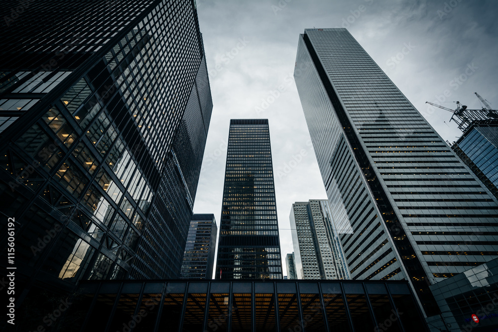 Modern buildings in the Financial District, in Toronto, Ontario. - obrazy, fototapety, plakaty 