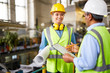 © pressmaster - Talking to foreman