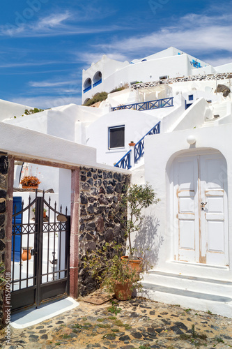 Dekoracja na wymiar  tradycyjny-grecki-dom-na-wyspie-santorini-grecja