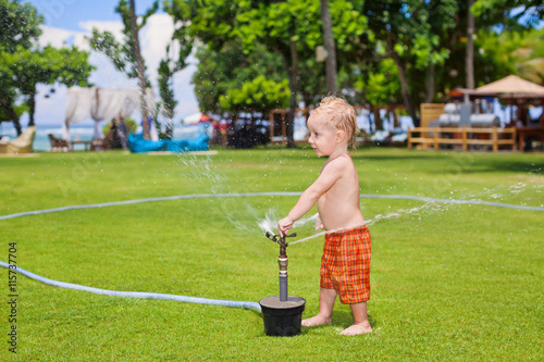 beach bucket with sprinkler hose