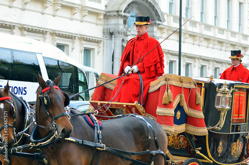 Fotografía Changing of the guard in Buckingham Palace...