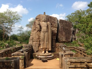 Aukana Buddha statue