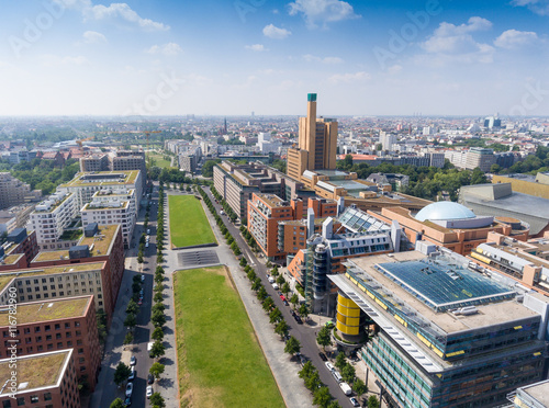 Photo Aerial view of Potsdamer Platz area and gardens in Berlin, Germa