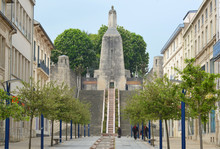 The Monument To Victory And The Children Of Verdun - Rue De La Victoire - Verdun - Frankreich