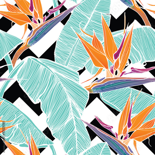 Stoffe zum Nähen Seamless background with palm leaves and tropical flowers