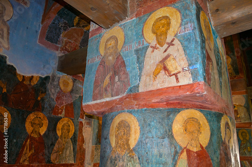 Fotomural Decorative architecture elements and paintings with Bible scenes in the interior