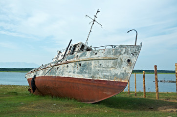 Naklejka na meble Old rusty ship