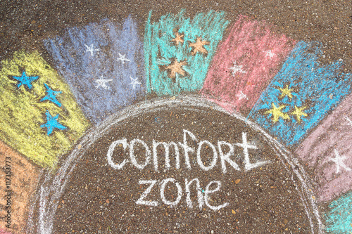 Cuadros en Lienzo Comfort zone concept. Comfort zone circle surrounded by rainbow