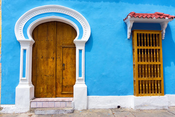 Fototapete - Light Blue Colonial Architecture