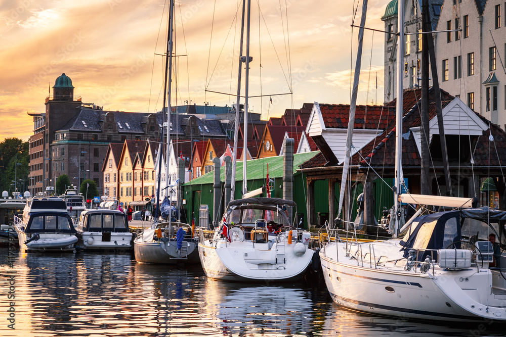 Obraz na płótnie Vessels in harbor. Bergen, Norway. w salonie