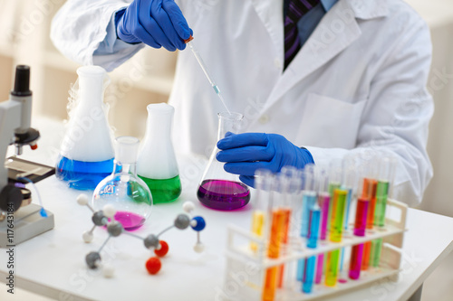 Fotografie, Tablou reaction testing in chemical laboratory.