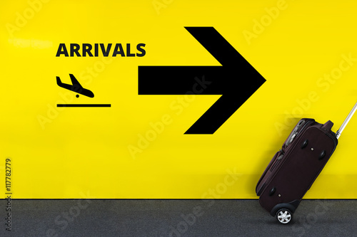 Cuadros en Lienzo Muestra del aeropuerto con el aeroplano Icono, Arrow y equipaje en movimiento en