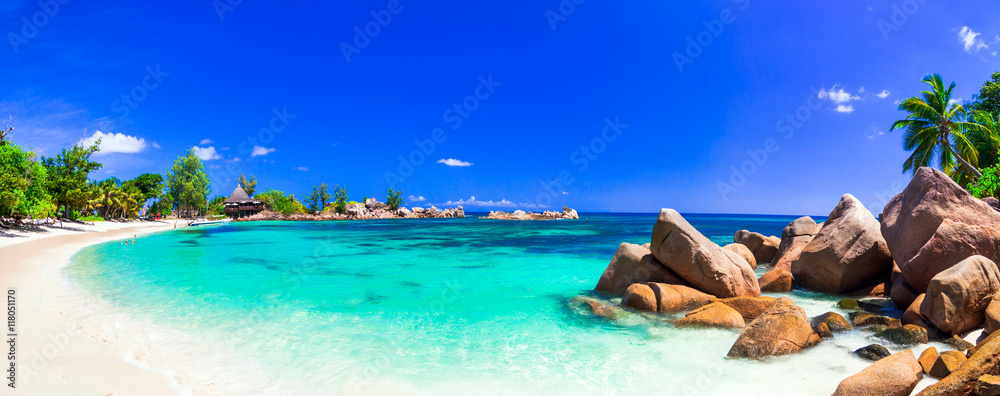 amazing tropical holidays in paradise beaches of Seychelles,Praslin - obrazy, fototapety, plakaty 