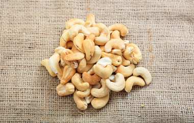 Canvas Print - Cashews on a burlap