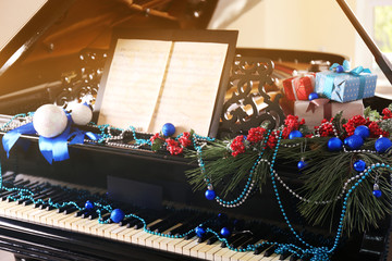 Poster - Piano with Christmas decoration