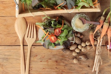 Canvas Print - Vegetables salad with salad dressing is delicious.