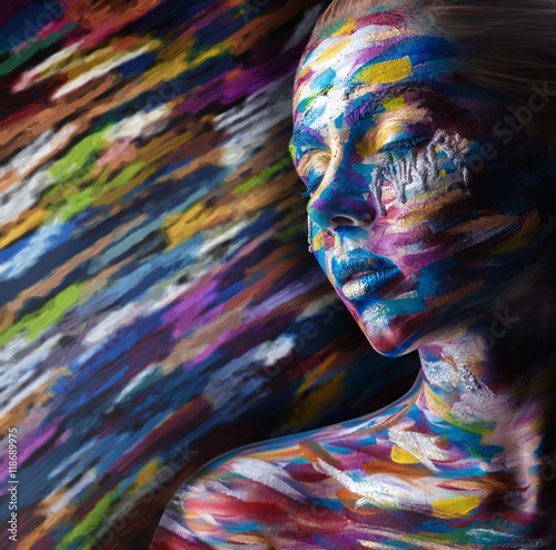 Nowoczesny obraz na płótnie Kolorowa twarz atrakcyjnej kobiety