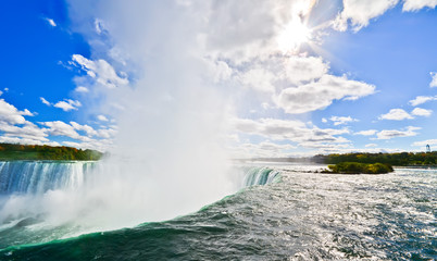 Wall Mural - view of niagara falls in a sunny day