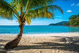 Fototapeta Krajobraz - Beautiful tropical island beach - Travel summer holiday concept