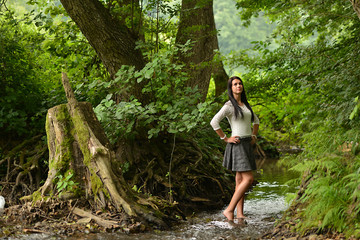 Poster - une belle femme en nature