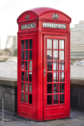 Naklejka na kafelki Red phone box in London, United Kingdom,