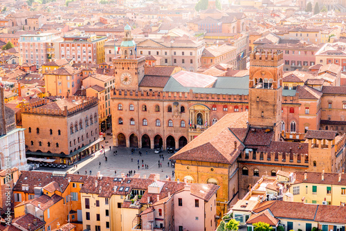 Fotomural Aerial cityscape view from the tower on Bologna old town center with Maggiore sq
