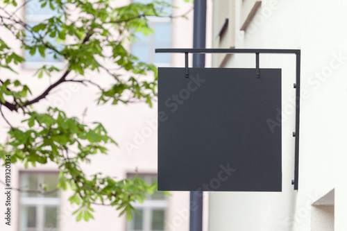 Fotografía Black empty outdoor signage mockup to add company logo