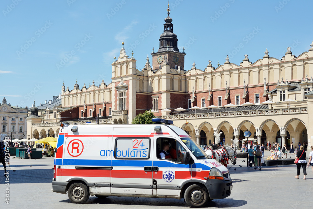 Ambulans w Krakowie - obrazy, fototapety, plakaty 