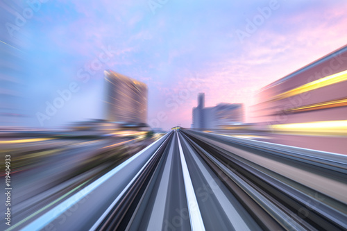Zdjęcie XXL tor kolejowy i pejzaż miasta Tokio od pociągu prędkości