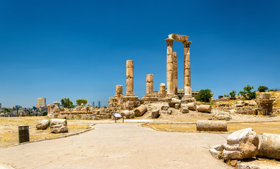 Fototapete - Temple of Hercules at the Amman Citadel, Jabal al-Qal'a