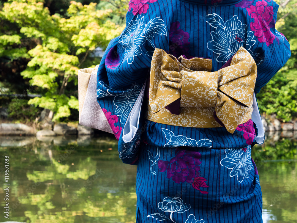 Photo Stock Woman wearing Japanese kimono with traditional obi belt | Adobe  Stock