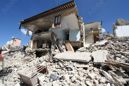 Cuadros en Lienzo 24/8/2016 - Amatrice - Rieti - Italy - The earthquake that destroyed the histori