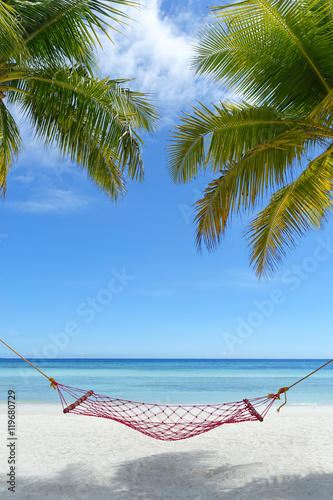 Photo Red Hammock Between 2 Palm trees, on White Sand Paradise Beach - Panglao, Bohol