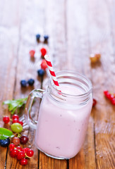 Sticker - yogurt with berries