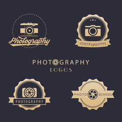 Canvas Print - photography logos, photo school, photographer emblems, retro camera, aperture, gold on dark, vector illustration