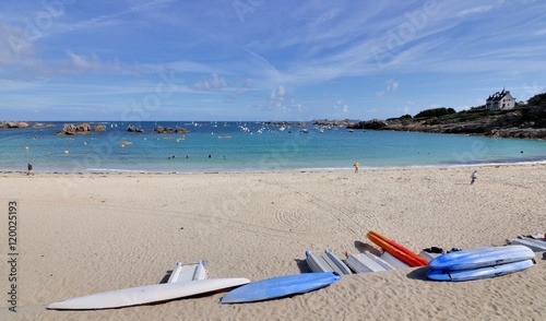 La Belle Plage De La Grève Blanche à Ploumanach En Bretagne