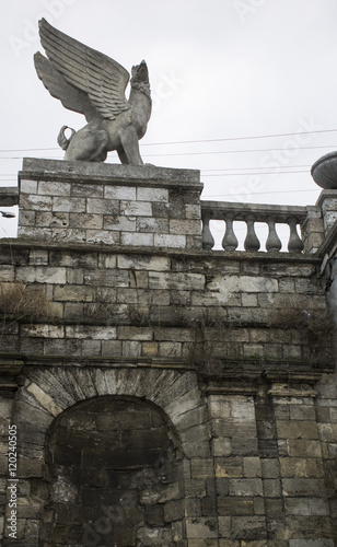 Sculpture of griffin historic architecture Tableau sur Toile