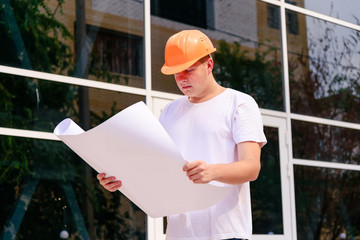 Builder helmet plan building