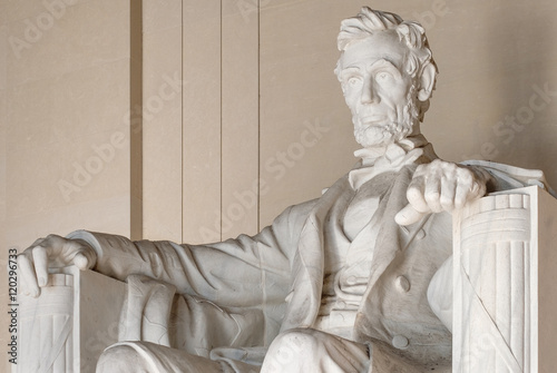 Photographie The Abraham Lincoln Statue at the Lincoln Memorial in Washington