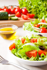 Canvas Print - Vegetable salad on White plate