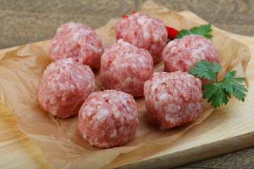 Raw meatball