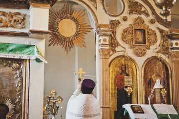 The iconostasis in the Church 6682.