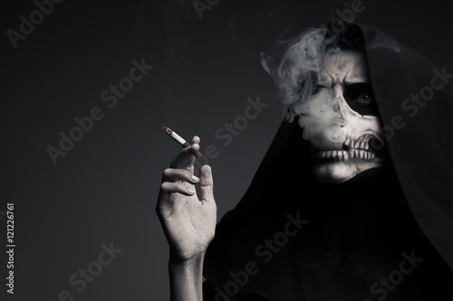 Scary Death Makes Cloud Of Smoke. The Concept Smoking Kills. Tableau sur Toile